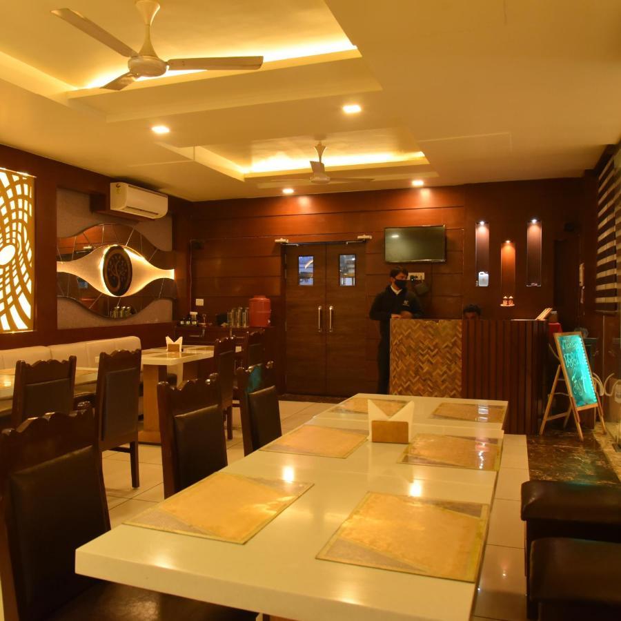 Hotel Vitthal International, Prayagraj Allāhābād Junction Buitenkant foto
