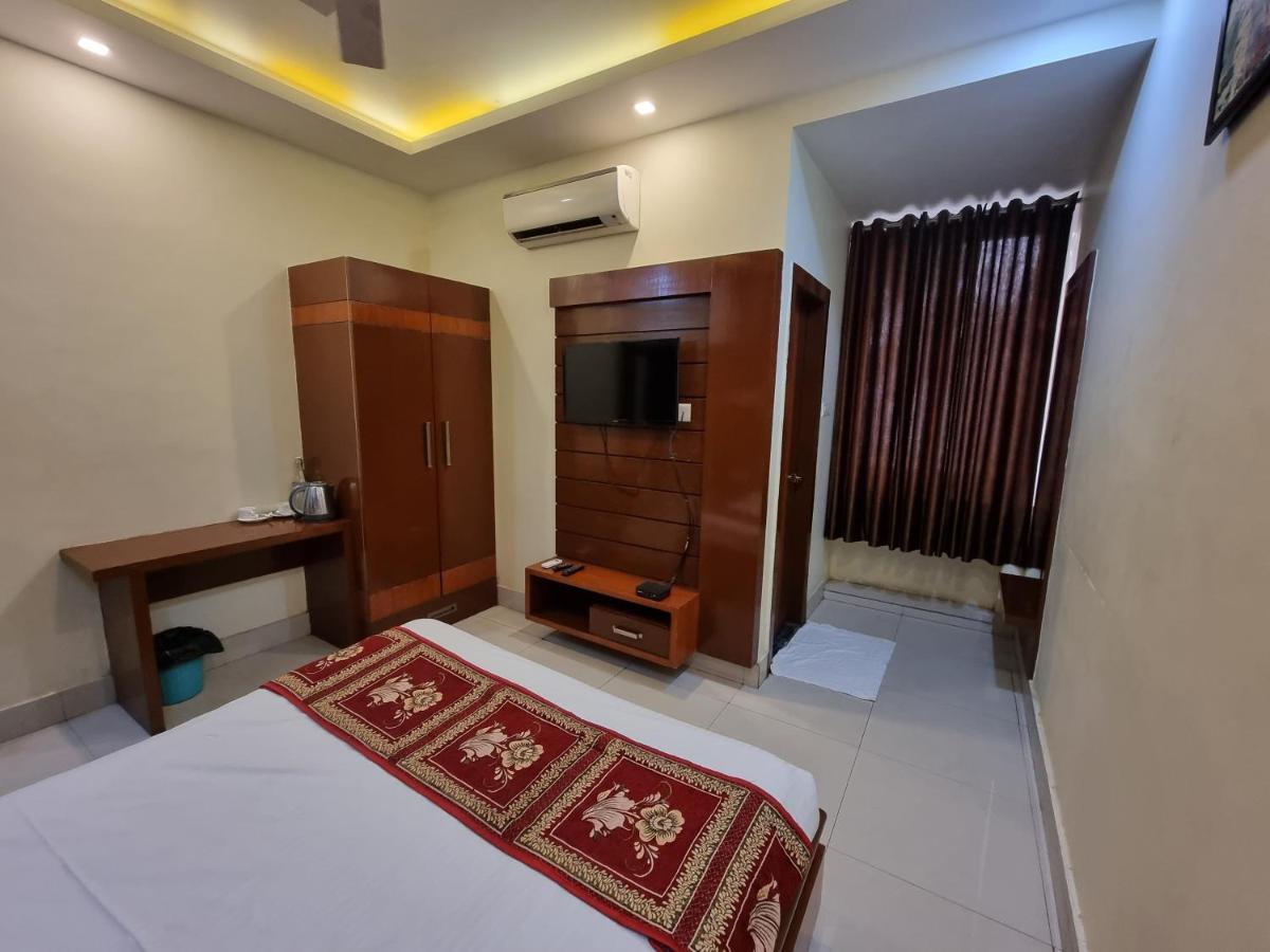 Hotel Vitthal International, Prayagraj Allāhābād Junction Buitenkant foto