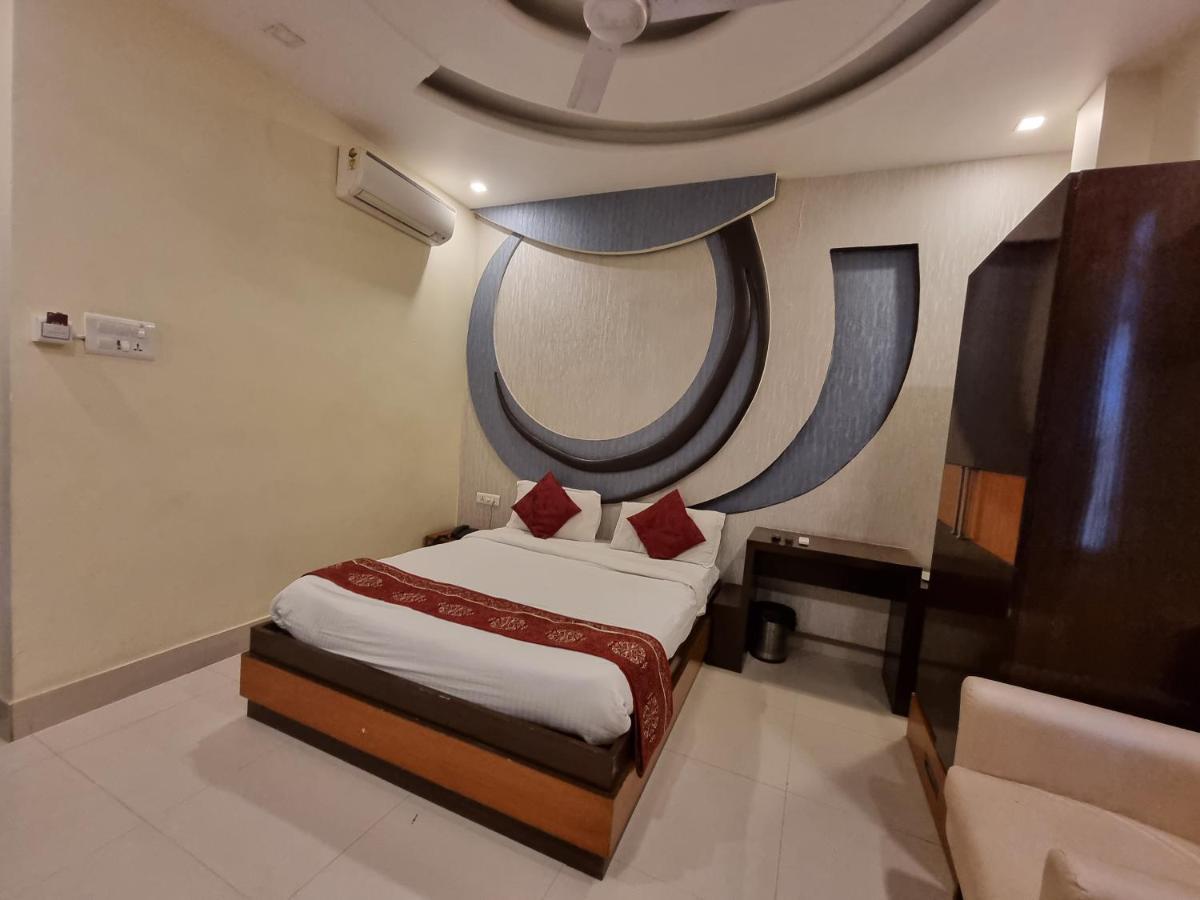 Hotel Vitthal International, Prayagraj Allāhābād Junction Buitenkant foto